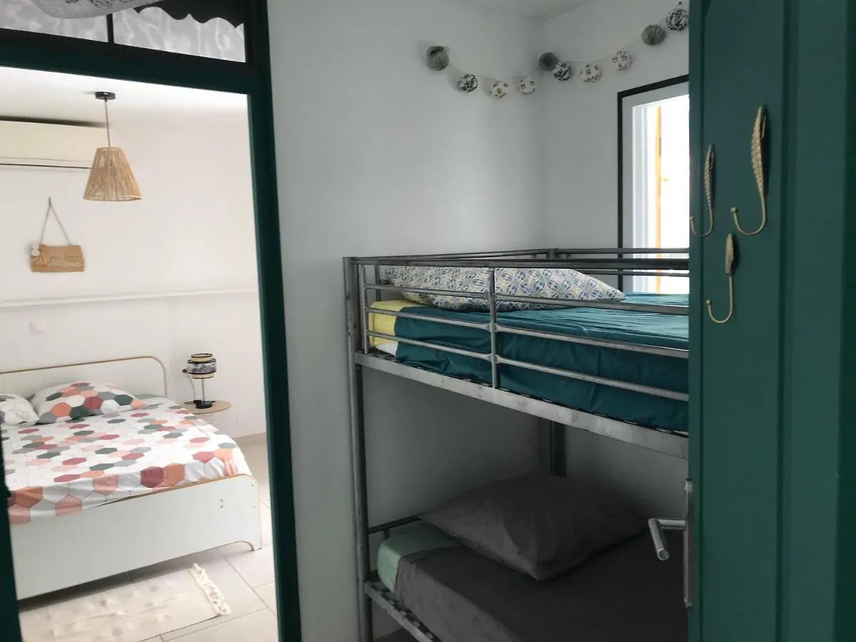 Gites le petit voyageur Sainte-Anne  Appartement