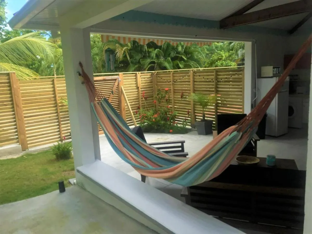 Gites le petit voyageur Sainte-Anne  Guadeloupe